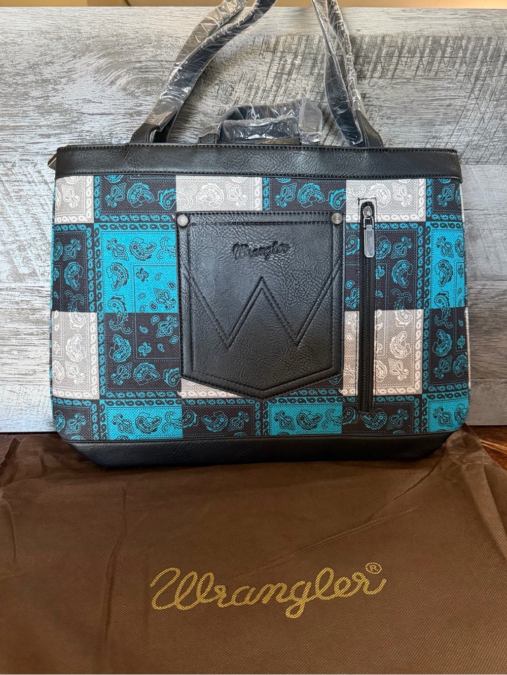Wrangler NWT Sparkle Paisley Patchwork Tote Bag Two Tone Turquoise Black Western